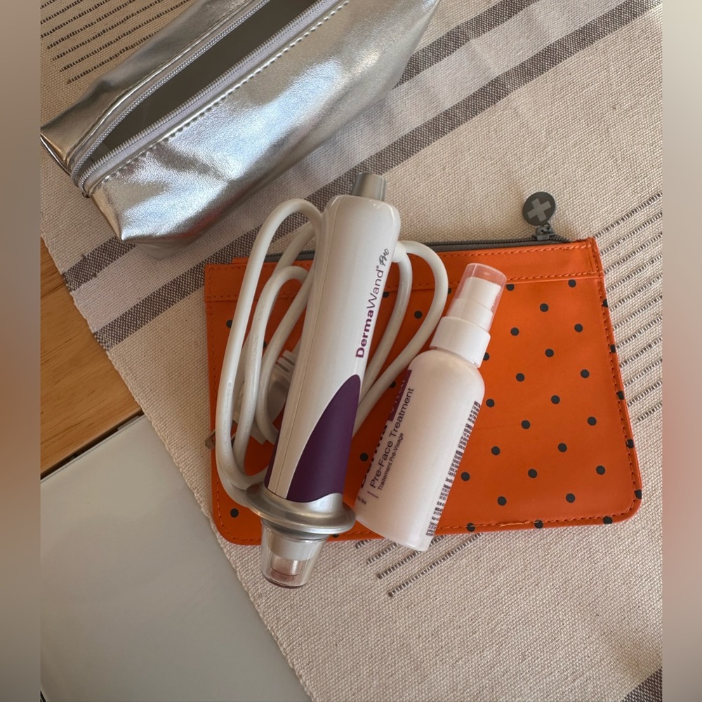 Facial Device in White & Purple - Professional Home Skincare Tool